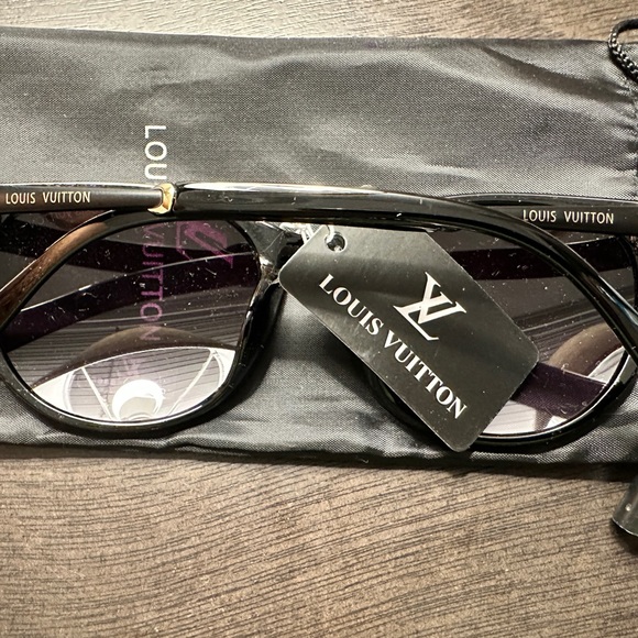 Black sunglasses - Picture 3 of 3